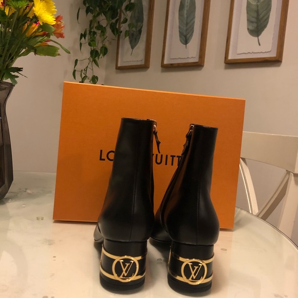 Louis Vuitton Bliss Ankle Boot - Picture 2 of 4